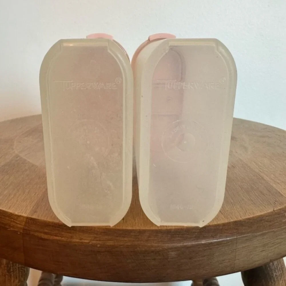 Pair of Vintage Tupperware Spice Shaker Salt Pepper Containers Pink With Lids x2